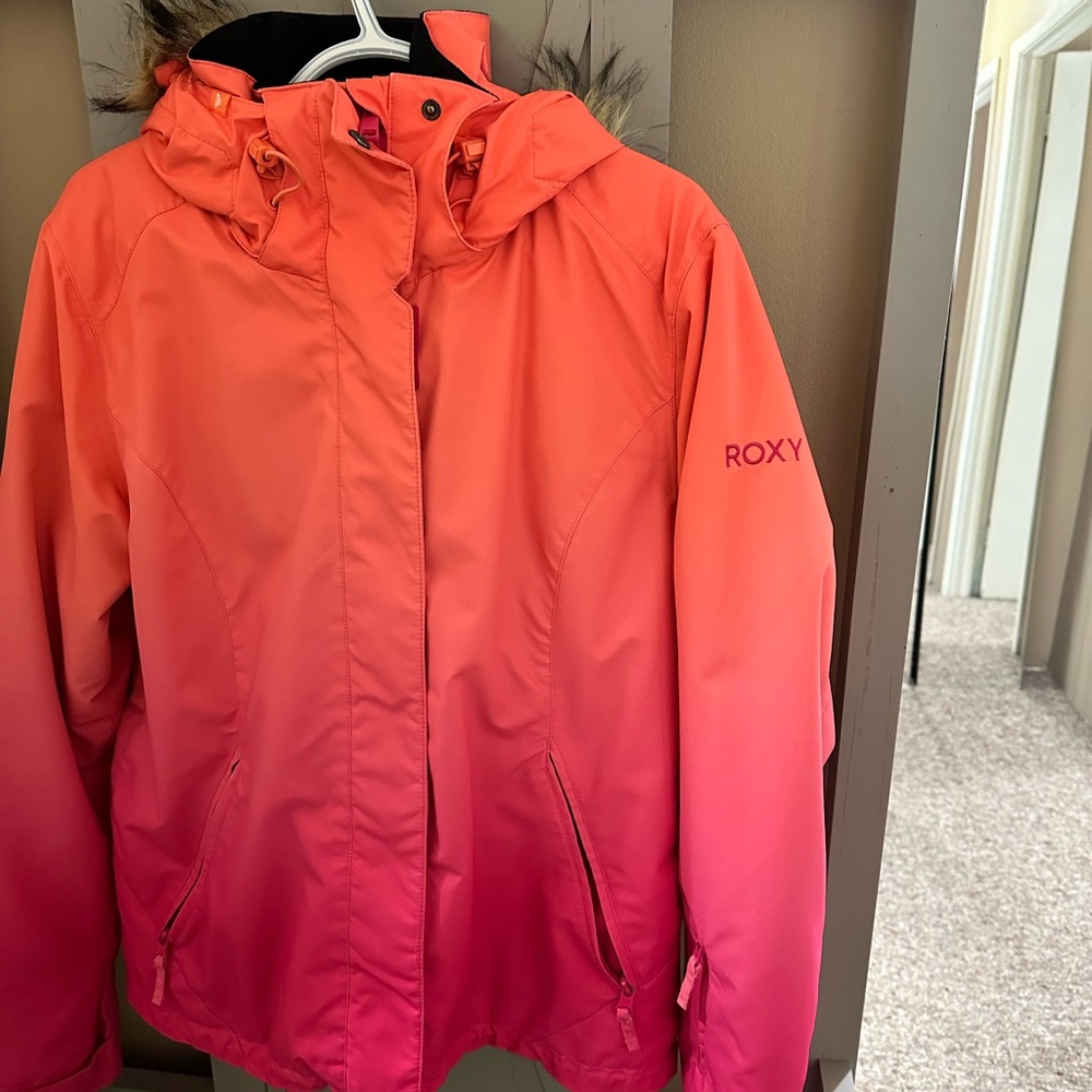 Beautiful Roxy winter jacket with fur around hood.